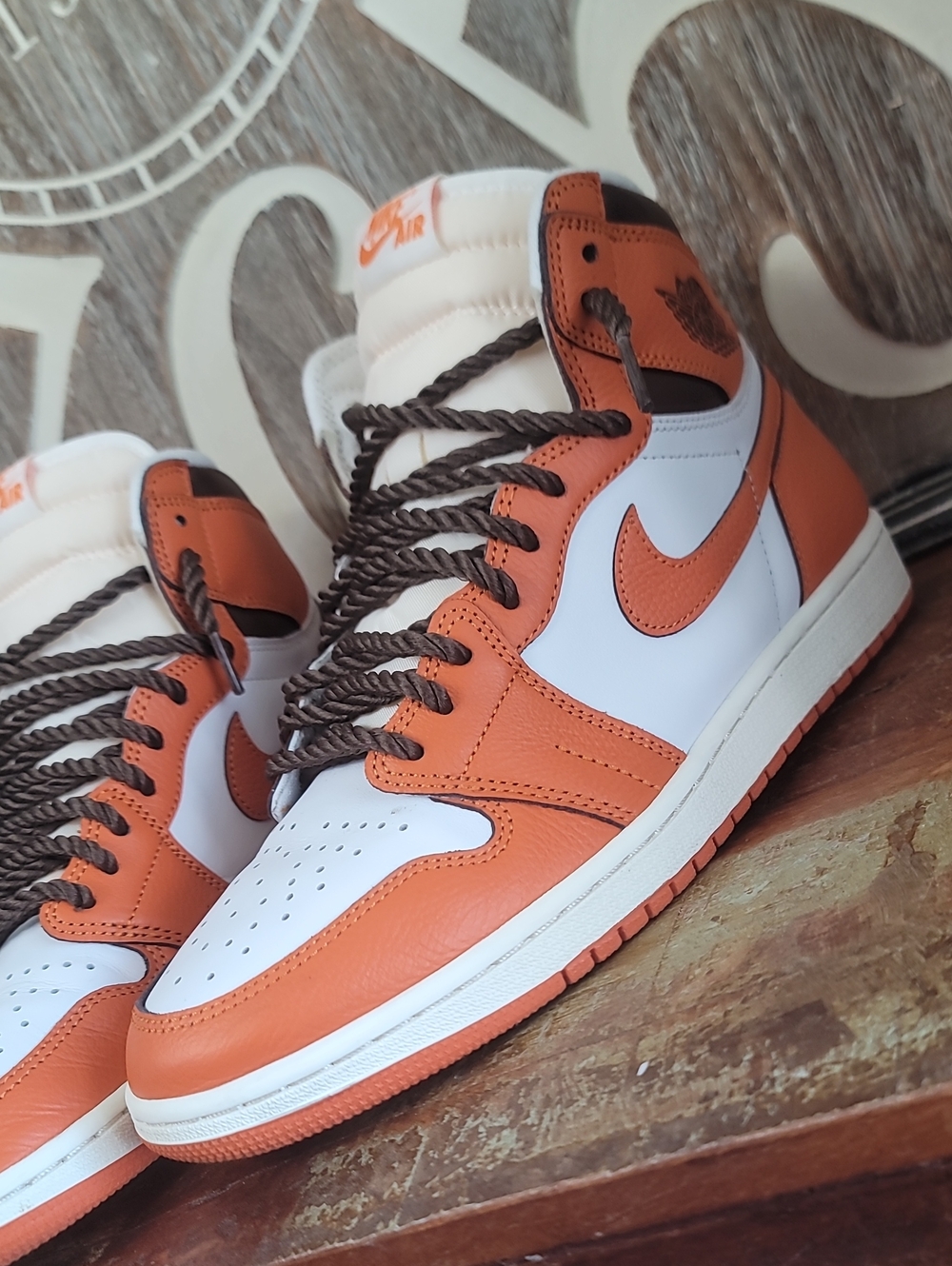 Nike Air Jordan 1 Retro High OG 'Starfish' Mens 10 (Good/Like New) - Picture 7 of 16